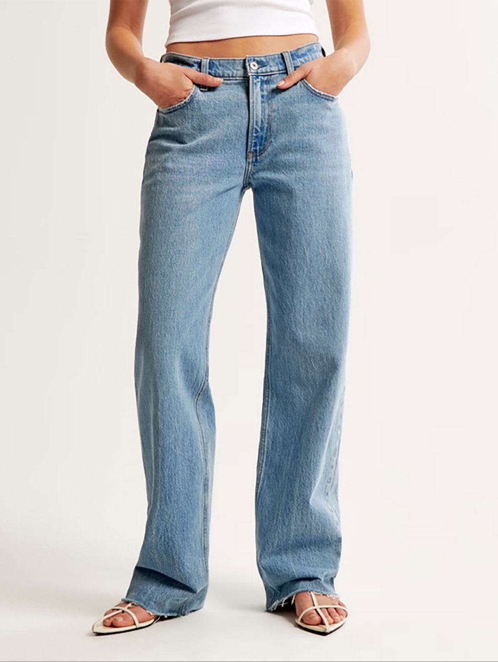 Abercrombie The Low Rise Baggy Jean - 23 short